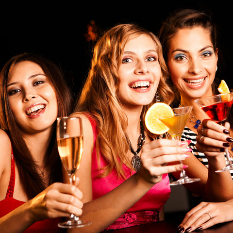 Bruchfeste Gläser und Becher aus Kunststoff für Bar & Disco